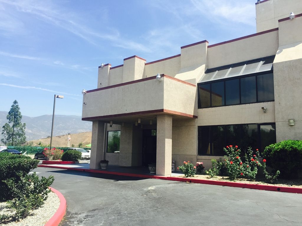 San Bernardino Inn & Suites Luaran gambar