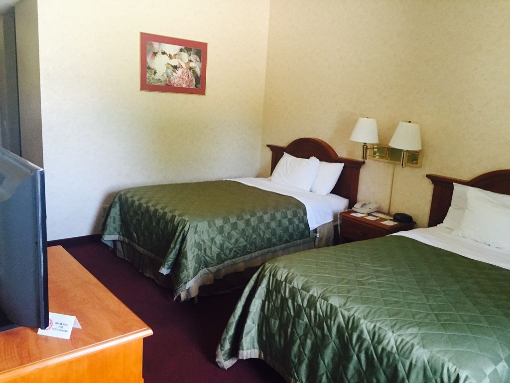 San Bernardino Inn & Suites Bilik gambar